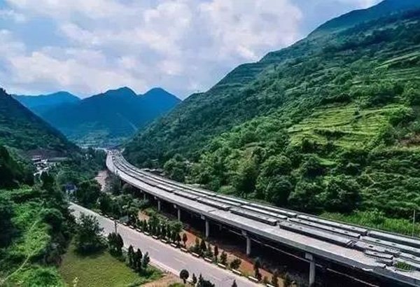 海南高速公路沿线的供电安全
